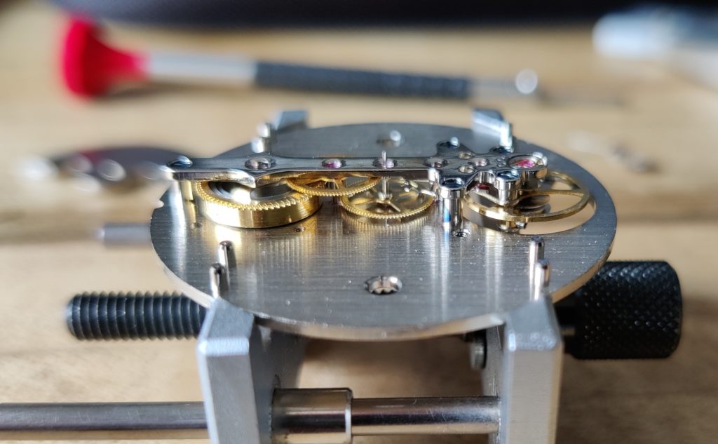 Chinese bridge or in-line movement – Horology student